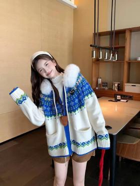 F012419甜酷风的费尔岛提花连帽针织开衫短款宽松连帽设计外套