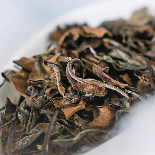 华祥苑庄园白茶寿眉宁德福鼎核心原产高档礼盒装5年陈老白茶耐泡口粮茶 90g/1盒 商品图3