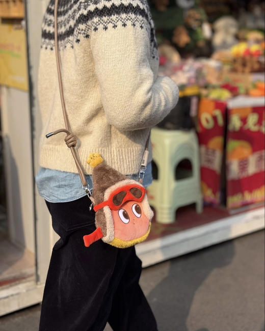 泡泡玛特正品卡塔尔多哈机场限定斜挎包 商品图9