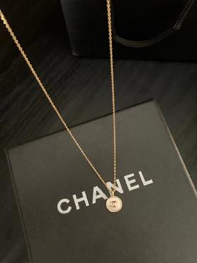 F012415新款百搭设计感十足贝母小双C项链