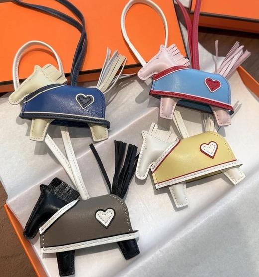 人手款  按头安利  马年限定小马挂件 手缝小羊皮 手工爱心款！ 包包钥匙 商品图0