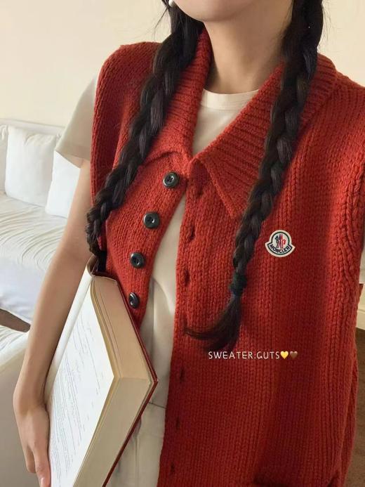 F012472学院风松弛感竖坑条翻领针织马甲毛衣 商品图5