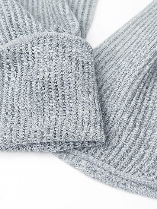 慵懒风浅灰 V 领针织衫 春季新款坑条肌理感防晒打底衫 商品图3