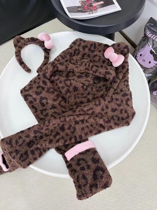 F012468二合一设计联名款豹纹毛绒手套帽子围巾 商品图7