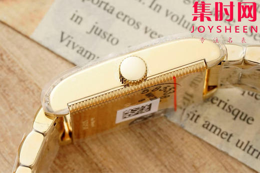 AF浪琴新款迷你黛绰维纳系列 方形女士腕表 优雅问世，开启崭新篇章！
表盘尺寸：21.50毫米x 29.00毫米 商品图6