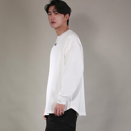 DRONKOO 2026 圆领左下侧唛后字母印花弧摆阔长袖中厚T恤 商品图1