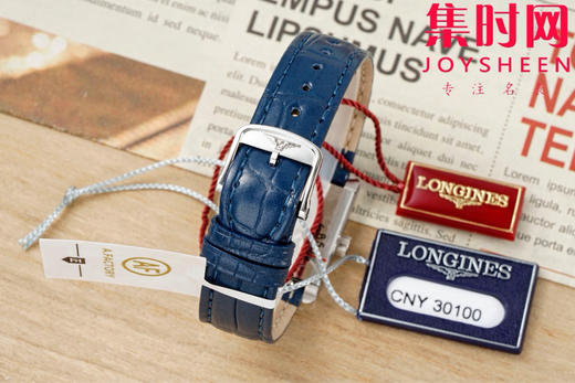 AF浪琴新款迷你黛绰维纳系列 方形女士腕表 优雅问世，开启崭新篇章！
表盘尺寸：21.50毫米x 29.00毫米 商品图8