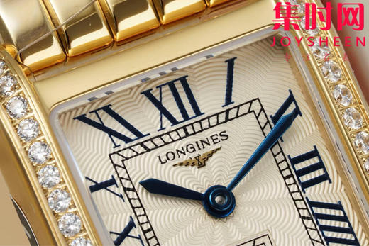 AF浪琴新款迷你黛绰维纳系列 方形女士腕表 优雅问世，开启崭新篇章！
表盘尺寸：21.50毫米x 29.00毫米 商品图3