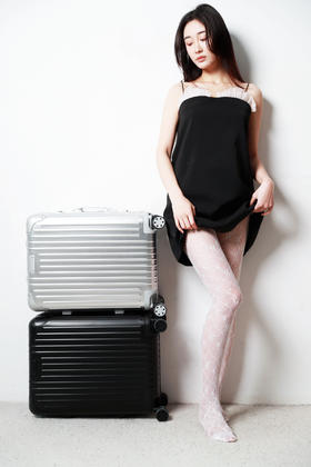 真正硬通货啊啊啊啊，铝镁合金行李箱。21寸大容量登机箱E012566