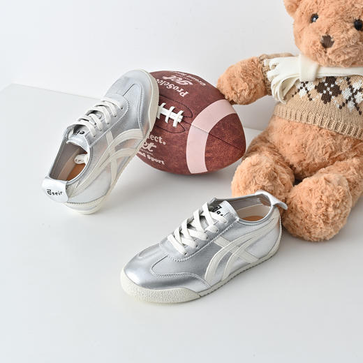 经典鲨2026年春季专柜新款牛皮革银色系带平底休闲德训鞋女KW182-617021 商品图2