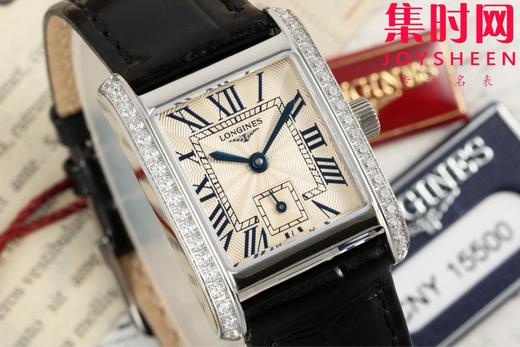 AF浪琴新款迷你黛绰维纳系列 方形女士腕表 优雅问世，开启崭新篇章！
表盘尺寸：21.50毫米x 29.00毫米 商品图2