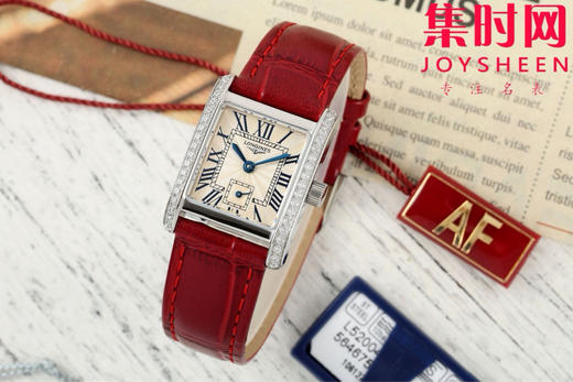 AF浪琴新款迷你黛绰维纳系列 方形女士腕表 优雅问世，开启崭新篇章！
表盘尺寸：21.50毫米x 29.00毫米 商品图0