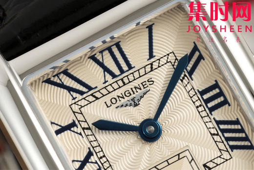 AF浪琴新款迷你黛绰维纳系列 方形女士腕表 优雅问世，开启崭新篇章！
表盘尺寸：21.50毫米x 29.00毫米 商品图3