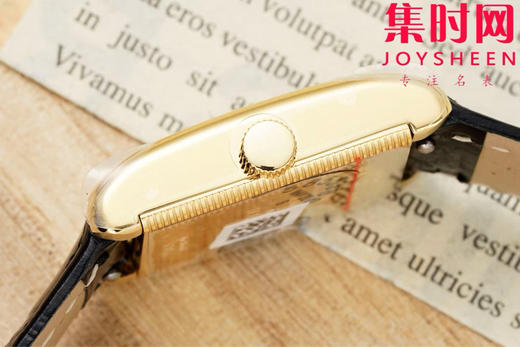 AF浪琴新款迷你黛绰维纳系列 方形女士腕表 优雅问世，开启崭新篇章！
表盘尺寸：21.50毫米x 29.00毫米 商品图6