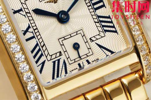 AF浪琴新款迷你黛绰维纳系列 方形女士腕表 优雅问世，开启崭新篇章！
表盘尺寸：21.50毫米x 29.00毫米 商品图4