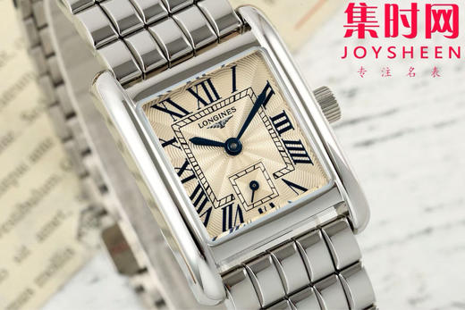 AF浪琴新款迷你黛绰维纳系列 方形女士腕表 优雅问世，开启崭新篇章！
表盘尺寸：21.50毫米x 29.00毫米 商品图1