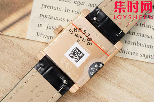 AF浪琴新款迷你黛绰维纳系列 方形女士腕表 优雅问世，开启崭新篇章！
表盘尺寸：21.50毫米x 29.00毫米 商品图5