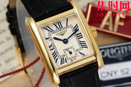 AF浪琴新款迷你黛绰维纳系列 方形女士腕表 优雅问世，开启崭新篇章！
表盘尺寸：21.50毫米x 29.00毫米 商品图2