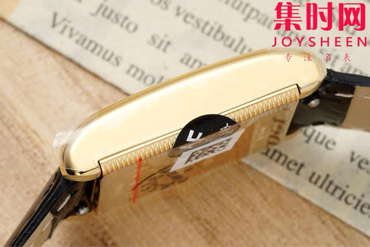 AF浪琴新款迷你黛绰维纳系列 方形女士腕表 优雅问世，开启崭新篇章！
表盘尺寸：21.50毫米x 29.00毫米 商品图7