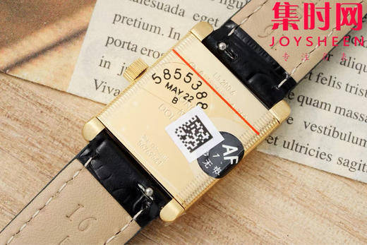 AF浪琴新款迷你黛绰维纳系列 方形女士腕表 优雅问世，开启崭新篇章！
表盘尺寸：21.50毫米x 29.00毫米 商品图5