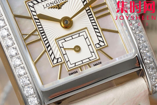 AF浪琴新款迷你黛绰维纳系列 方形女士腕表 优雅问世，开启崭新篇章！
表盘尺寸：21.50毫米x 29.00毫米 商品图4