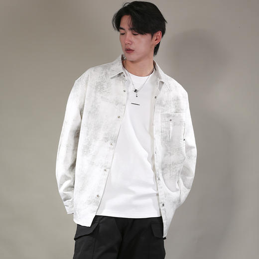 DRONKOO 2026 翻领左贴袋钉扣满幅喷色做旧微阔中厚衬衣外套 商品图1