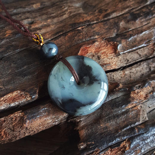 【天然正品】天然精品平安扣造型青花籽料（和田玉吉祥、圆满）吊坠项链27.1*27.1*8.5MM（皆取最大值）130126NJS38特价：1680 商品图5