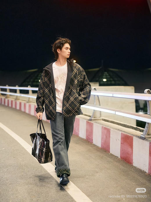 125-8 渠道圆正 客供面料 双面穿夹克外套 格子/纯色 男士连帽休闲外套 花一个钱得两件 商品图5