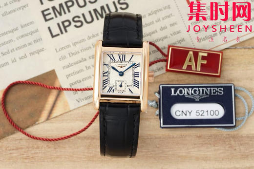 AF浪琴新款迷你黛绰维纳系列 方形女士腕表 优雅问世，开启崭新篇章！
表盘尺寸：21.50毫米x 29.00毫米 商品图0