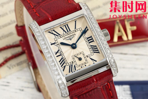 AF浪琴新款迷你黛绰维纳系列 方形女士腕表 优雅问世，开启崭新篇章！
表盘尺寸：21.50毫米x 29.00毫米 商品图2