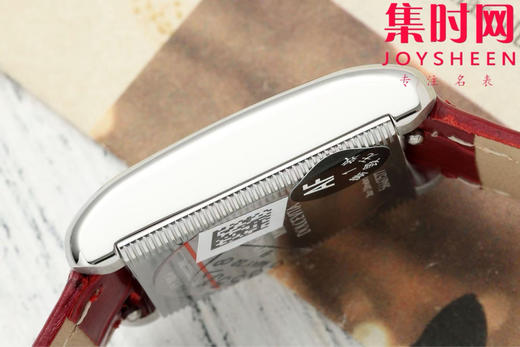 AF浪琴新款迷你黛绰维纳系列 方形女士腕表 优雅问世，开启崭新篇章！
表盘尺寸：21.50毫米x 29.00毫米 商品图7