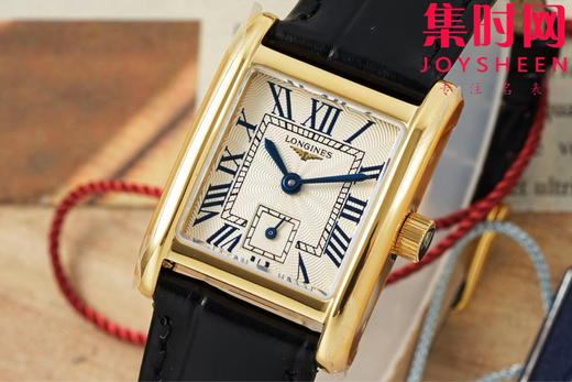 AF浪琴新款迷你黛绰维纳系列 方形女士腕表 优雅问世，开启崭新篇章！
表盘尺寸：21.50毫米x 29.00毫米 商品图1