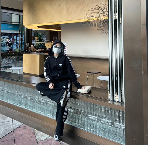 巴黎世家三叶草合作款套装卫衣卫裤 商品图2