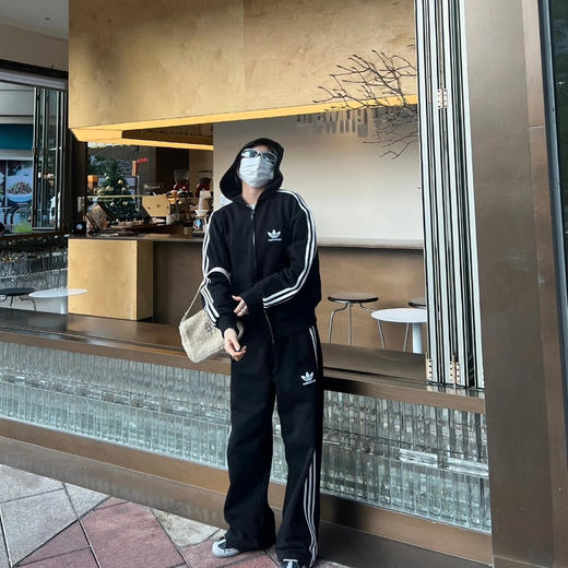 巴黎世家三叶草合作款套装卫衣卫裤 商品图4