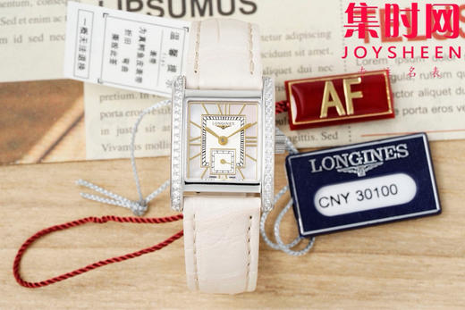 AF浪琴新款迷你黛绰维纳系列 方形女士腕表 优雅问世，开启崭新篇章！
表盘尺寸：21.50毫米x 29.00毫米 商品图0