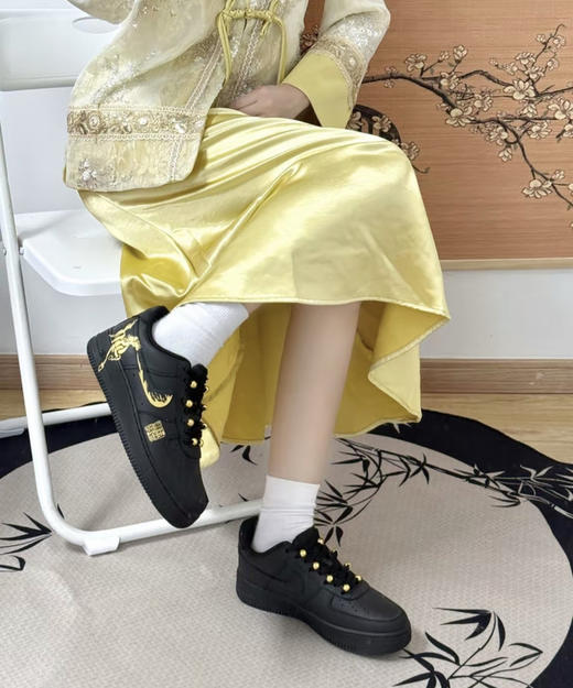 本命年和情侣必冲‼️【Nike Air Force 1 马年限定低帮板鞋】经典空军一号+国风天马刺绣 商品图2