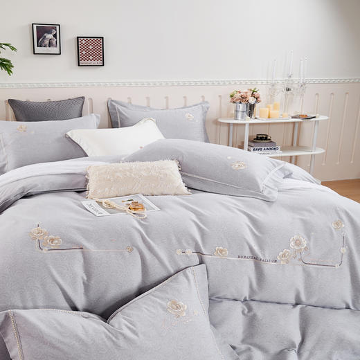 轻奢全棉磨毛刺绣四件套【悠梦嘉居轻奢全棉磨毛刺绣四件套YJ1569 全棉磨毛面料，刺绣工艺，轻奢风大版纯色，时尚高档，适合1.5/1.8床使用，典雅灰】 商品图2
