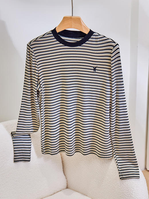 「自」全新升级【铂金会员146/天猫199/差价53】(21635)洛诗琳2026春季新款韩版圆领微宽松羊毛牛奶丝条纹长袖打底衫 商品图3