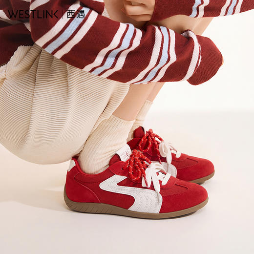 西遇红色德训鞋女2026春季新款百搭阿甘鞋本命年运动休闲轻便板鞋K0166252 商品图2
