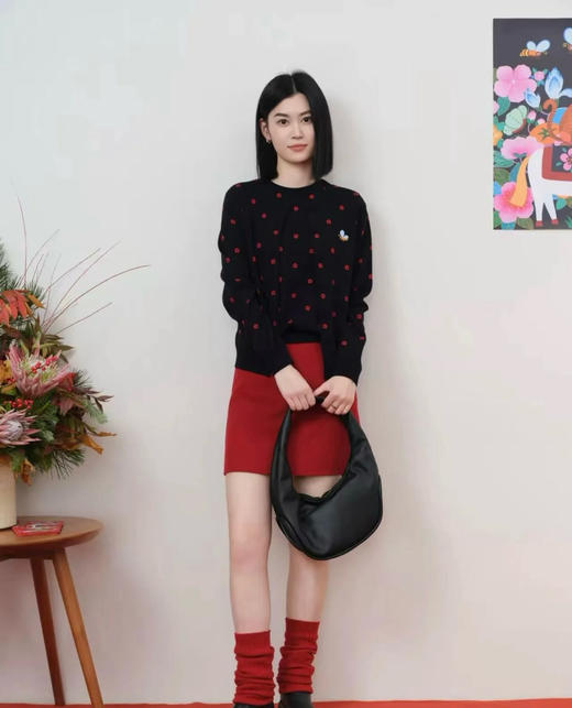 【秒杀价已调 直接拍】小禾 新年复古 针织 双面提花 小蜜蜂刺绣 双口袋 开衫 商品图10