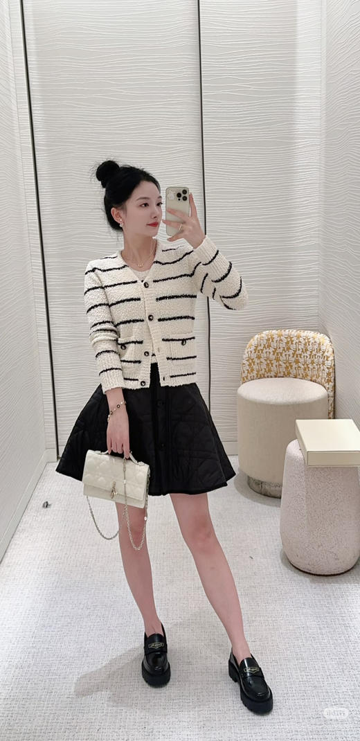 126-1 纯圆正 周也同款 雕 香风条纹两件套 进口纱 条纹背心 条纹开衫 我穿42 商品图6