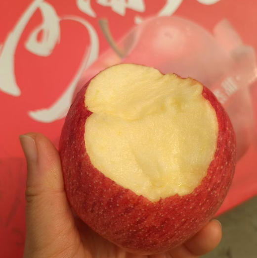 【国货之光爱妃苹果】，源自新西兰高端品种，一口咔嚓，满口脆甜真的把脆甜多汁做到了极致一口沦陷，越吃越爱大果礼盒 ，送手提袋 商品图5