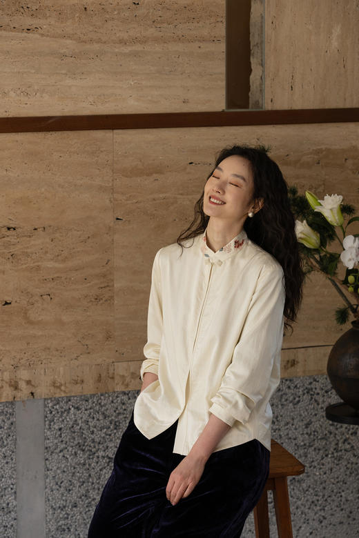 牧衣游原创 19姆米丝棉手工刺绣衬衫新款立领新中式上衣 明月歌 商品图5