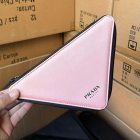 p家三角粉色化妆包