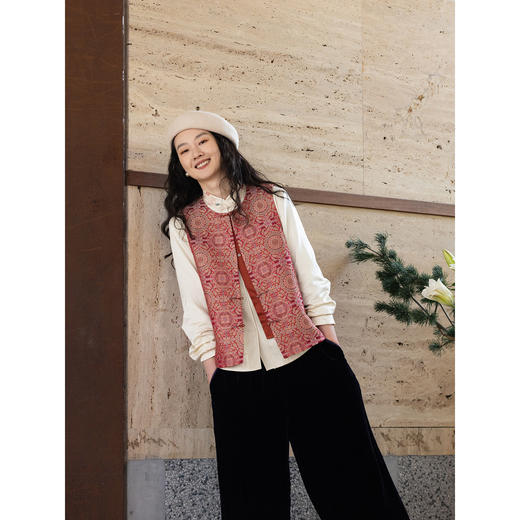 牧衣游原创 48姆米重磅织锦八达晕桑蚕丝马夹开衫红色百搭 寄明月 商品图3