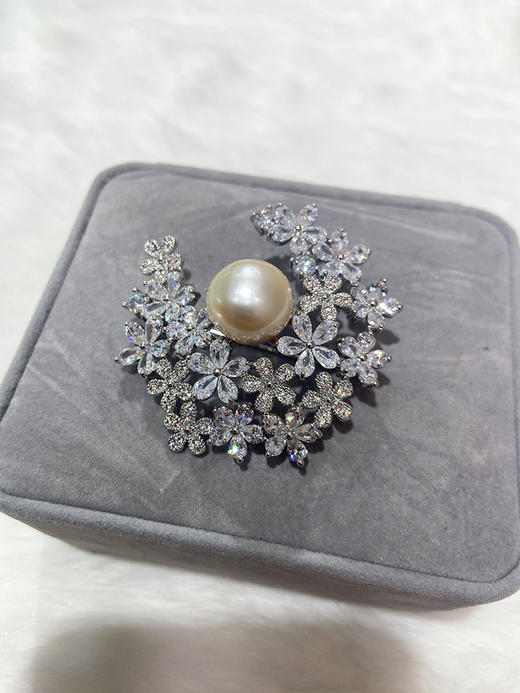 【挚友限定】悦甄  南洋金珠胸针 商品图1