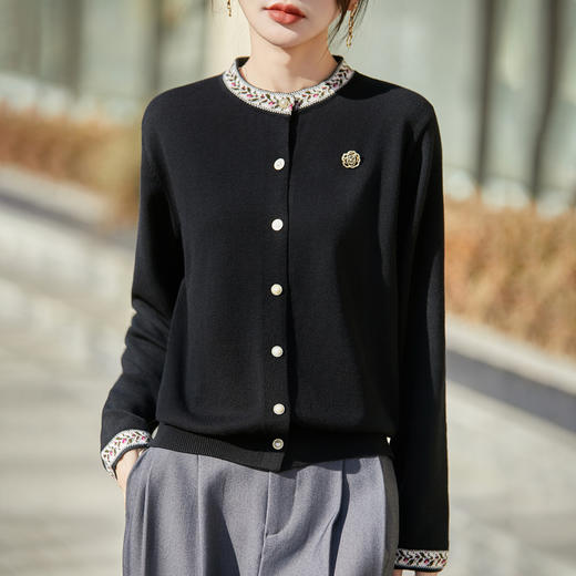 丁摩 新年红圆领针织开衫女长袖纽扣毛衣  NS-6001 商品图3