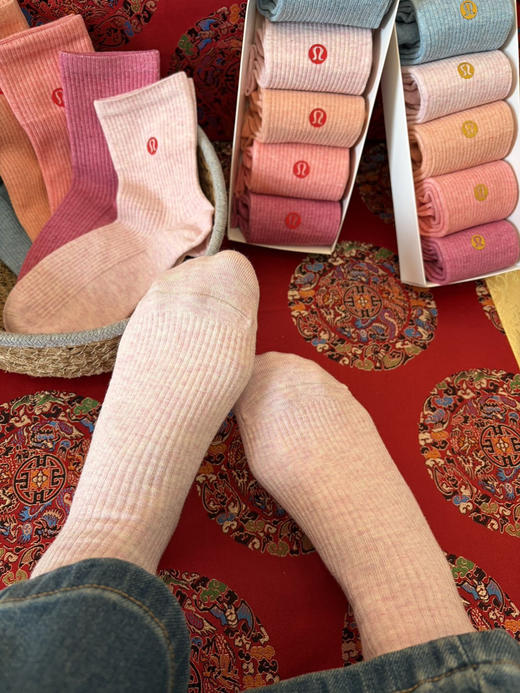 lu家坑条棉花软糯新年礼盒袜 商品图1