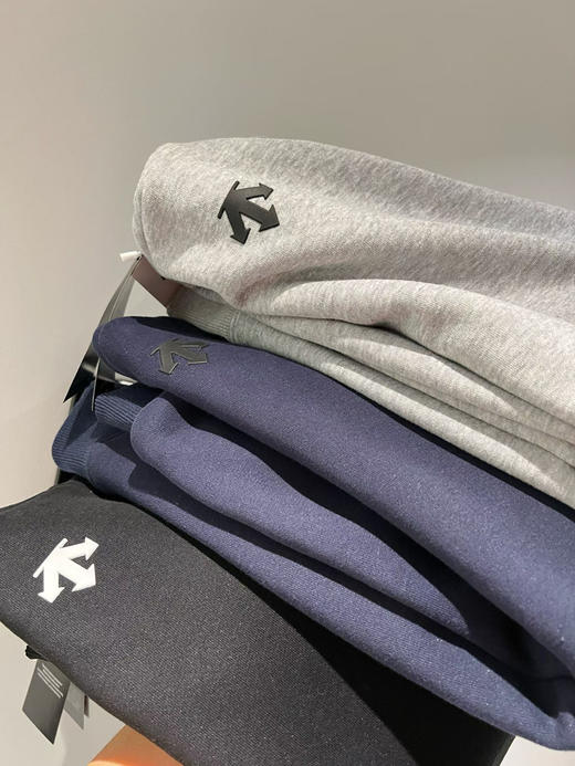 正品原单尾货迪桑特经典的情侣加绒卫衣‼️
给外贸发完货剩下的一批尾货‼️年货节送福利🧧可配情侣款～高克重纯棉材质
三个色，尺码M-3XL 商品图3