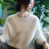 「自」全新升级【铂金会员257/天猫339/差价82】(22809)洛诗琳气质圆领加厚羊毛衫2025冬季重工烫钻长袖宽松针织毛衣 商品缩略图1